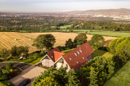 belgian-style-barn-located-on-an-elevated-site-with-panoramic-views-11