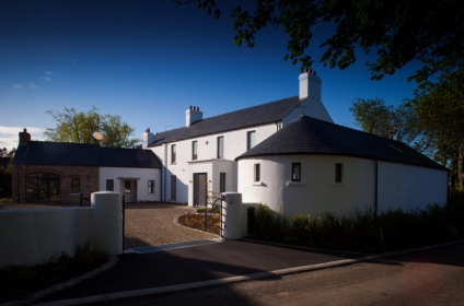 modern-home-with-traditional-farmstead-form-2