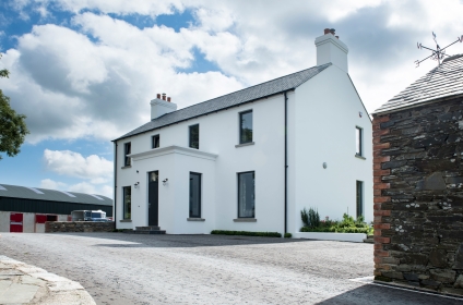 new-build-contemporary-farmstead-with-curved-roof-2