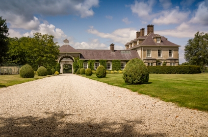 Grand Replica Linen House with Barrel-Vaulted Archway